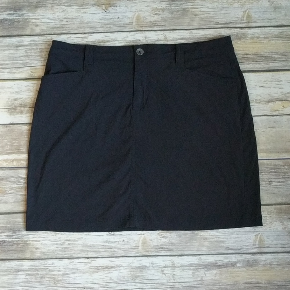 Eddie Bauer skort bathing suit material